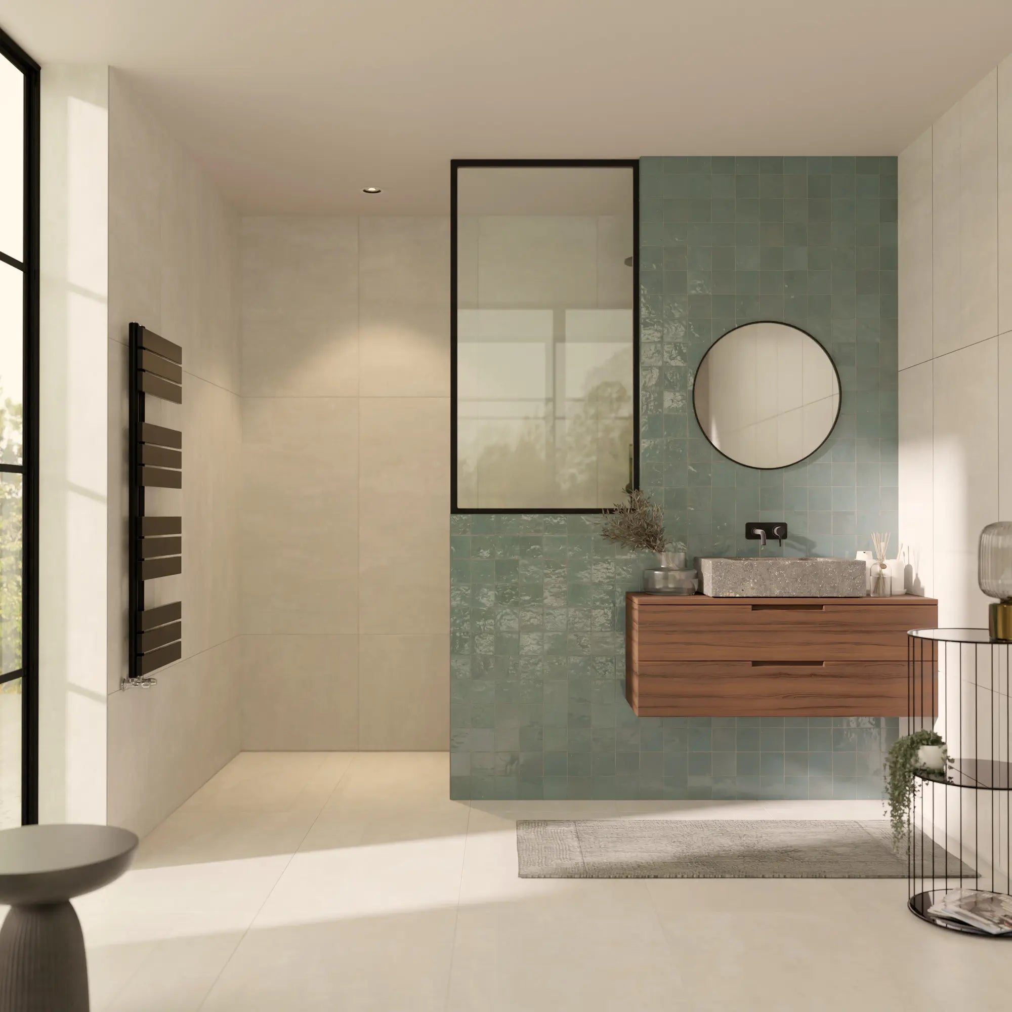 Salle de bain contemporaine avec vasque à poser rectangulaire en pierre naturelle bleu gris San Vicente, meuble en bois suspendu, mur en zellige vert, douche à l'italienne, miroir rond noir