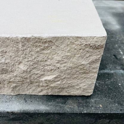 Vasque en pierre brute crème Moléanos 80 cm – Aumar